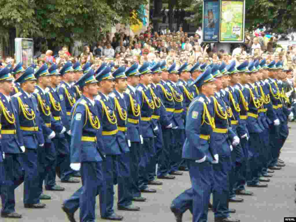 Парад в Києві. День Незалежності 24 серпня 2009 - Війська на марші