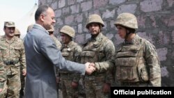Պաշտպանության նախարար Սեյրան Օհանյանը այցելում է Զինված ուժերի ստորաբաժանումներից մեկը, արխիվ
