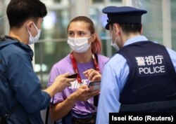 Sportiva cere ajutorul autorităților japoneze în aeroport