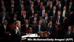 دونالد ترامپ در حال سخنرانی در نشست مشترک کنگره 