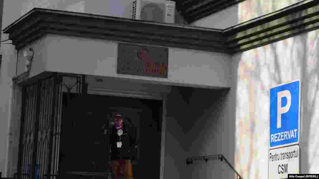 Moldova - protest in front of CSM - Superior Council of Magistracy, Chisinau