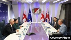 გარეთ უორდისა და ლაშა ხუციშვილის შეხვედრა