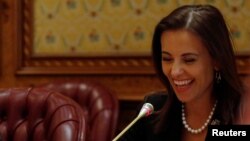 Dina Powell, pe cînd era adjuncta consilierului pentru securitate națională la Casa Albă, la o reuniune cu saudiții la Riad, 19 aprilie 2017 