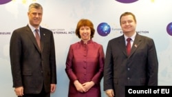 EU foreign -olicy chief Catherine Ashton (center) expressed her "great respect" for the Serbian and Kosovar prime ministers, Hashim Thaci (left) and Ivica Dacic, for being willing to talk.