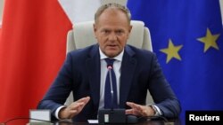 Рішення про відкриття кордону враховує економічні інтереси польських перевізників, заявив Дональд Туск