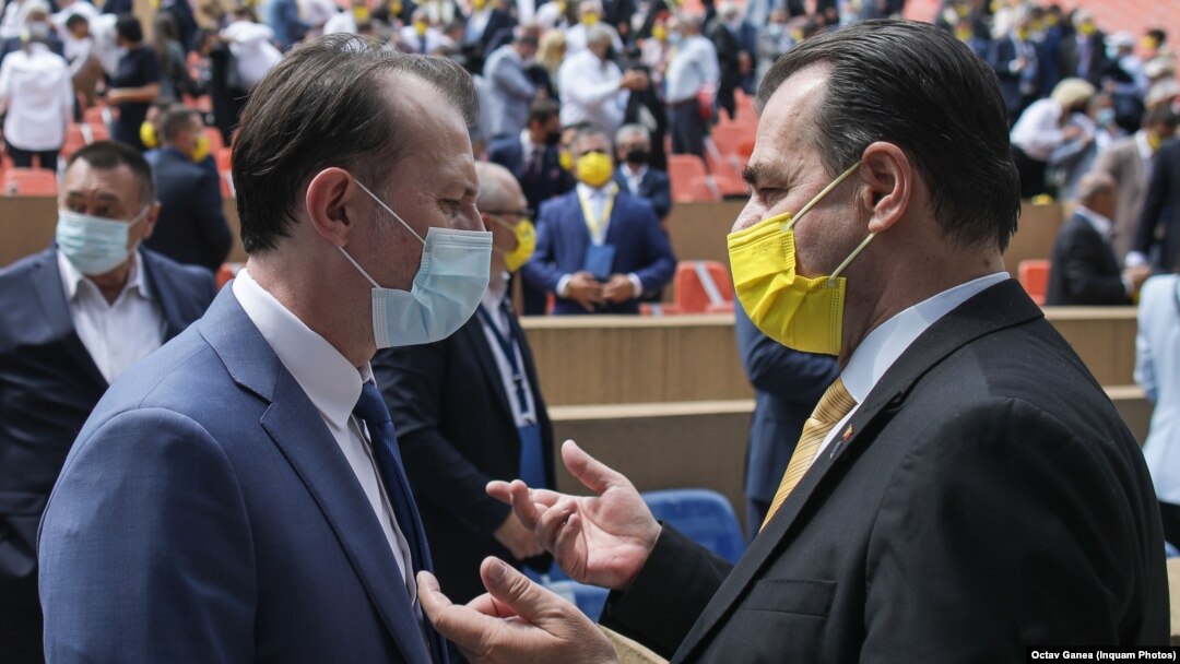 Premieru Florin Cîțu vrea să preia președinția PNL la congresul din 25 septembrie. Foto: Florin Cîțu și președintele PNL, Ludovic Orban, la Consiliul National al partidului, 30 mai 2021.