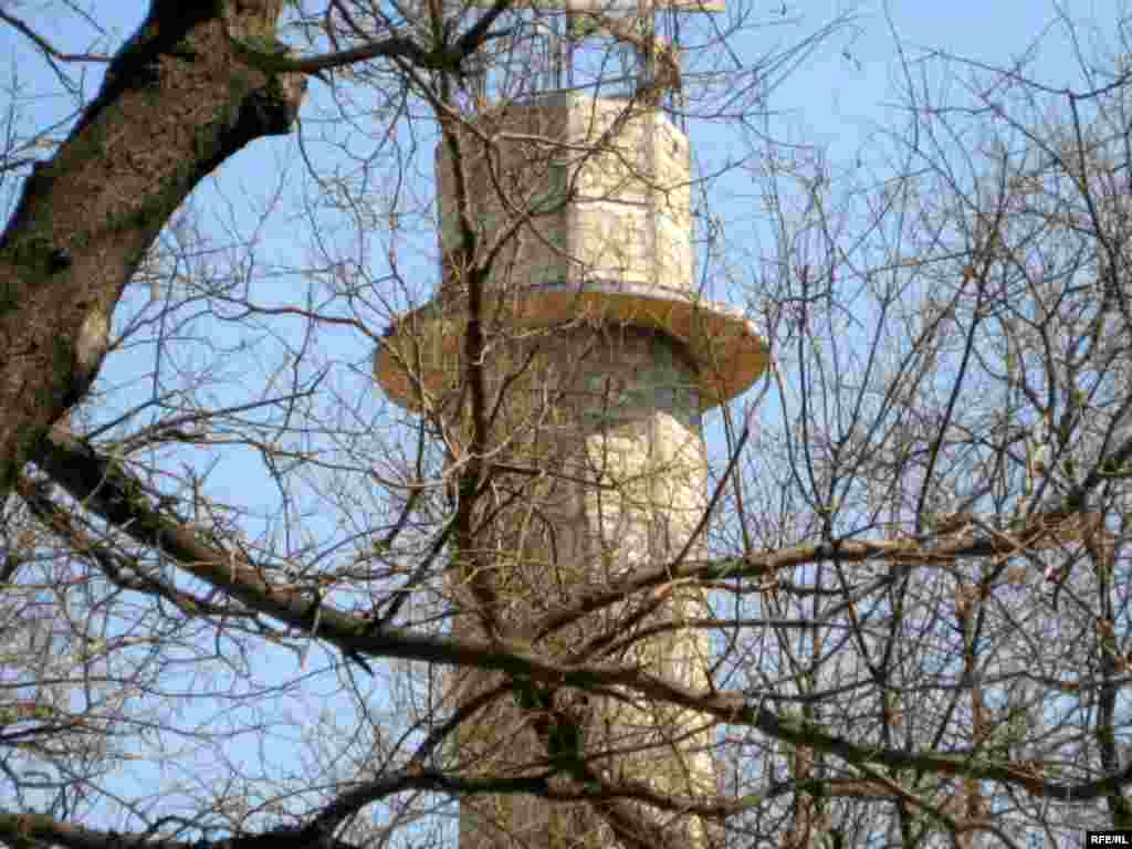 «Məhəmməd Peyğəmbər» məscidi. Məhkəmənin qərarı ilə məscidi bu il aprelin 27-dən tam şəkildə sökürlər. 