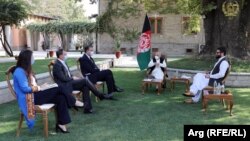 دیدار رئیس جمهور افغانستان با نماینده ملکی ناتو در افغانستان
