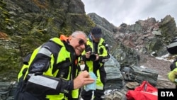  Проф. Христо Пимпирев и учени от Българската антарктическа експедиция изследват остров Смит – най-отдалеченият остров от архипелага Южни Шетландски острови, 13 февруари 2025 година 