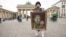 Artistul rus Semion Skrepețki la Berlin, pe 12 iunie 2026.