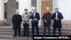 Пикеттин катышуучулары.
