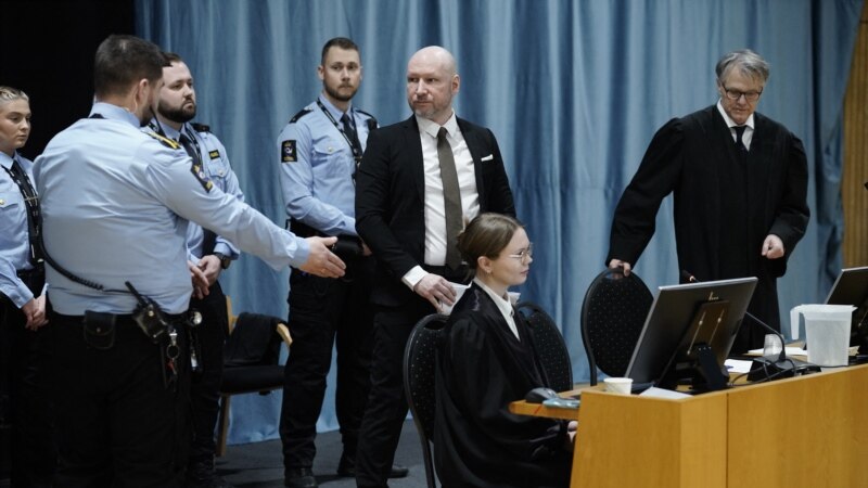 Breivik, din nou în instanță, ca reclamant. Se plânge de izolare 