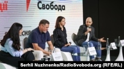 Журналістка Радіо Свобода Власта Лазур, редактор Radio NV Олексій Тарасов, журналістка Крістіна Бердинських та редактор програми розслідувань «Наші гроші» Юрій Ніколов