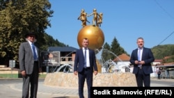 Spomenik mira u Srebrenici, otvorio je načelnik opštine Mladen Grujčić