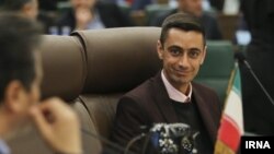 مهدی حاجتی پس از انتشار توئیتی درباره بازداشت دو شهروند بهایی به یک سال زندان محکوم شده است