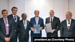 „ბლექროკისა“ და აზერბაიჯანის ხელისუფლების წარმომადგენლები.
