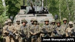 Польские военнослужащие на учения НАТО, архивное фото