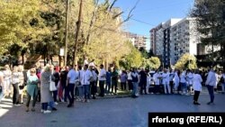 Protest zdravstvenih radnika u Severnoj Mitrovici 19. septembra 