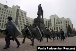 Белорусский ОМОН разгоняет акцию оппозиции в Минске. Зима 2021 года