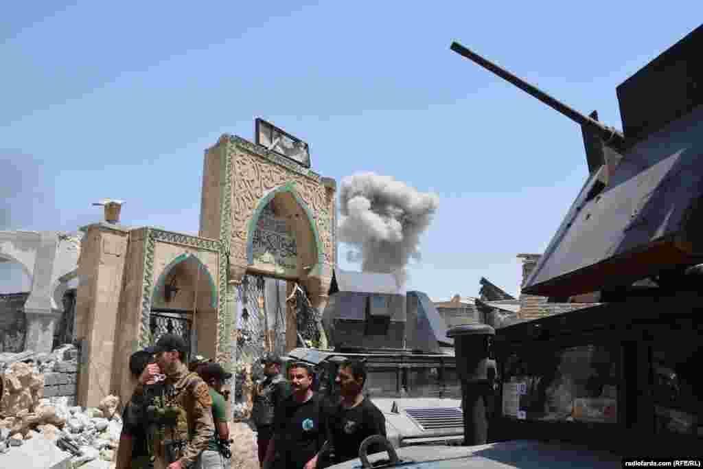 گروه &laquo;حکومت اسلامی&raquo; هنوز در بخش&zwnj;هایی از&nbsp;عراق، از جمله مناطقی در غرب و جنوب شهر موصل، حضور دارد. 