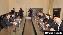 დანიის სამეფოს საპარლამენტო დელეგაციის შეხვედრა საქართველოს პარლამენტის ოპოზიციის ლიდერებთან