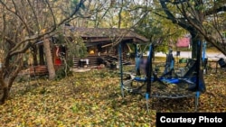 Новая Водолага кентіндегі ресейлік дрон шабуылына ұшыраған саябақ. Украина, Харьков облысы, 19 қазан, 2026 жыл
