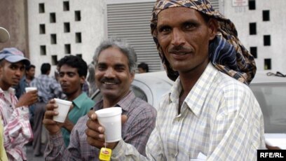 Көптеген майлы, қалың письки фотосуреттері Порнодағы семіз қызметшілер