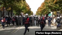 Policija za razbijanje demonstracija na ulicama Tirane, 15. oktobar 2026.