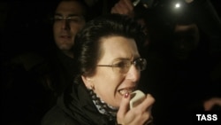 Opposition leader Nino Burjanadze claimed to hold up a rubber bullet fired by the police at demonstrators.