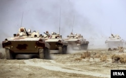 نمونه‌ای از نفربرهای BMP1 که نیروی زمینی ارتش به بیرجند و مناطق مرزی با ولایت فراه اعزام کرده است