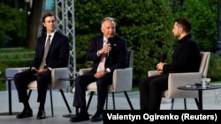 Володимир Зеленський, Стів Віткофф і Джаред Кушнер на пресконференції в Києві, 6 вересня 2026 року