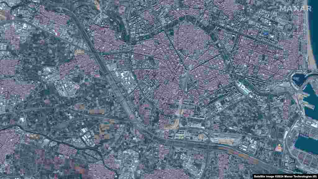 Înainte de inundații. Imagine din satelit, vedere generală a orașului Valencia, Spania, 18 octombrie 2024.