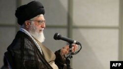 آیت‌الله خامنه‌ای گفته بود: اگر در آینده احساس شود که نظام پارلمانی بهتر است اشکالی در تغییر ساز و کار فعلی وجود ندارد.