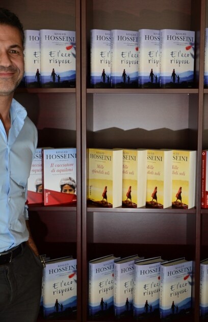 Той е бежанец който се установява със семейството си в