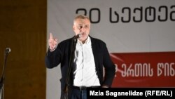 მამუკა ხაზარაძე