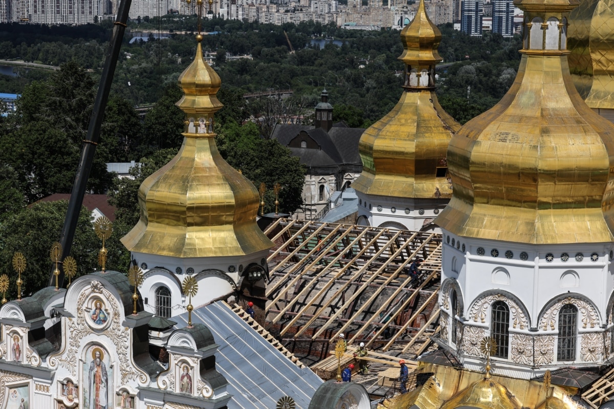 Швейцарські спеціалісти допоможуть Україні з відновленням Києво-Печерської лаври, повідомив президент України Володимир Зеленський після зустрічі з президентом Швейцарії Гі Пармеленом