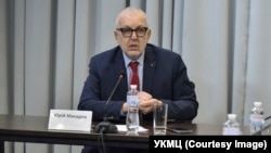 17 квітня стало відомо, що український тележурналіст Юрій Макаров перебуває в тяжкому стані в лікарні після нападу, який стався пізно ввечері напередодні