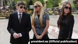 AzadlıqRadiosunun araşdırmaları «AtaHolding»in prezident İlham Əliyevin övladlarına məxsus olduğunu üzə çıxarıb.