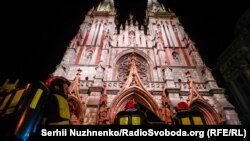 Міністр культури й інформаційної політики Олександр Ткаченко заявив, що вогонь знищив унікальний орган костелу