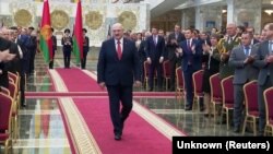 برگزاری مراسم ادای سوگند آقای لوکاشنکو به عنوان رئیسجمهوری جدید با انتقاد شدید معترضان روبرو شده است.