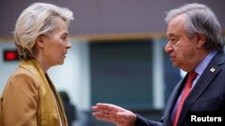 Președinta Comisiei Europene, Ursula von der Leyen, și secretarul general al ONU, Antonio Guterres, Bruxelles, 23 martie 2023