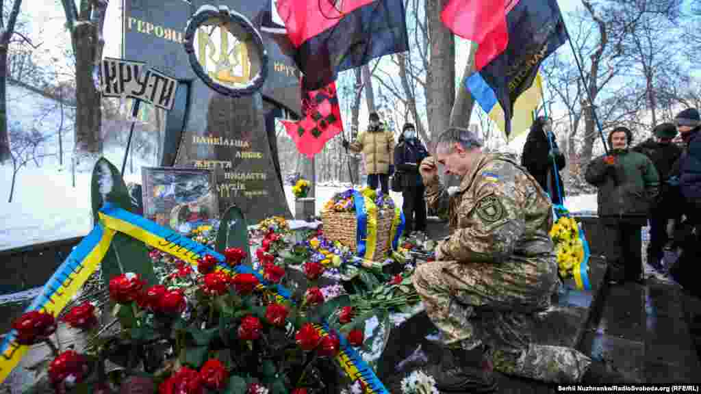 Сьогодні, 29 січня, у 103-ю річницю бою під Крутами в центрі Києва відбулася хода в пам&rsquo;ять про цю подію