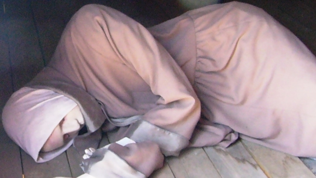 Донецктік студент қыздар мастурбация жасайды Жыныстық қатынас кезінде аққұба жігіттің жыныс мүшесіне зәр шығарады.