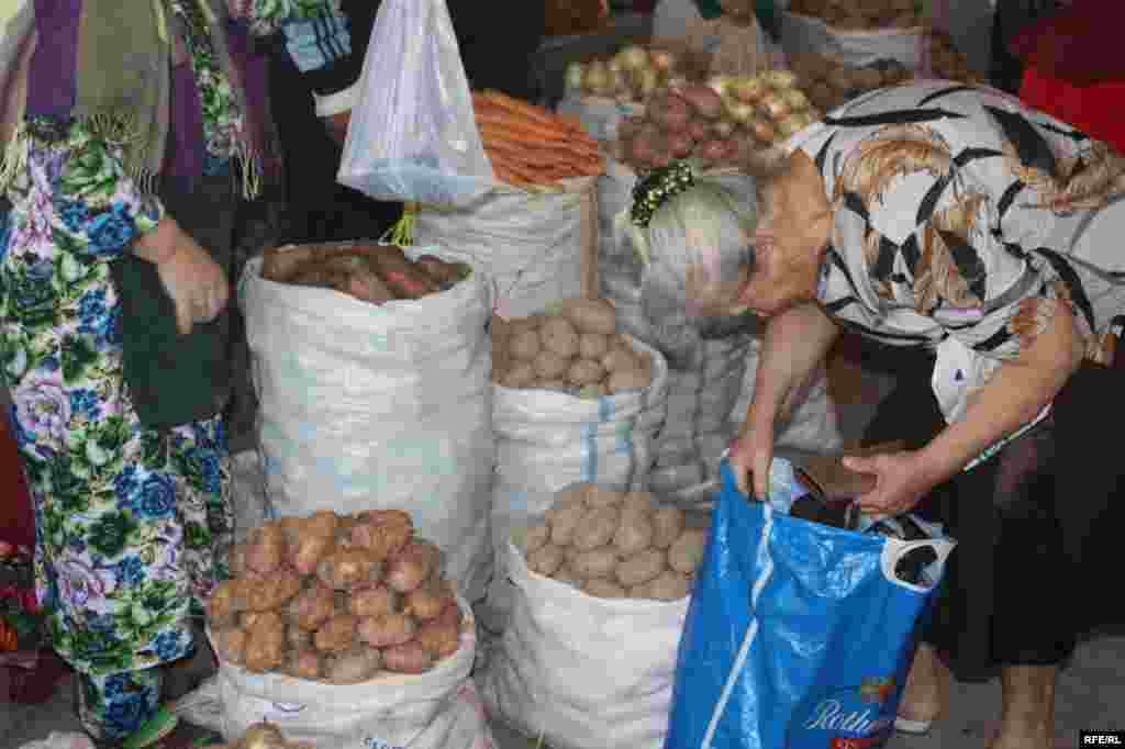 Дар орзуи арзонӣ #74