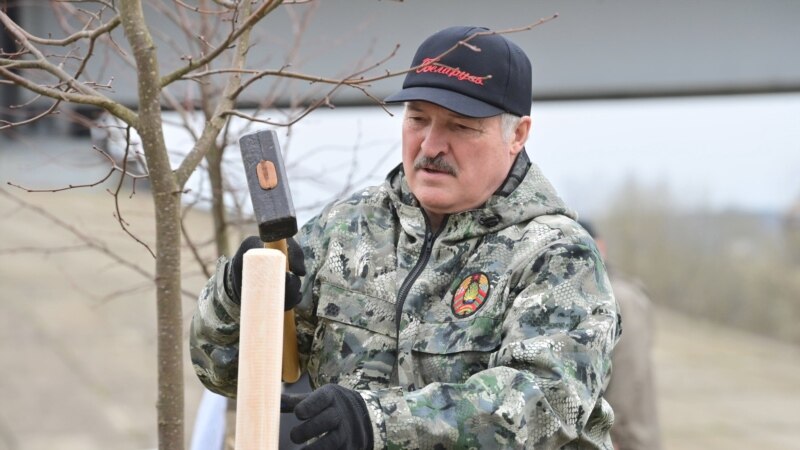 Лукашенко міндетін атқара алмаған жағдайда өкілетін тапсыратын жарлыққа қол қоймақ 