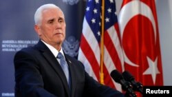 Mike Pence, în timpul unei vizite recente în Turcia, unde a semnat un acord de încetare a intervenției armatei turce împotriva kurzilor din nord-estul Siriei