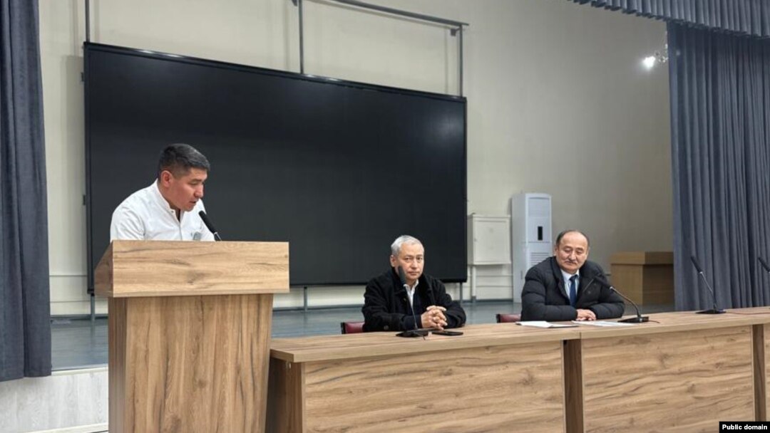 Нурбек Букуевди Улуттук Онкология жана гематология борборунун эмгек жамаатына тааныштыруу учуру. 3-декабрь, 2024-жыл.