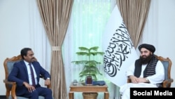 آرشیف: متقی در ماه اپریل امسال با یک مقام هندی در کابل