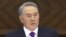 Қазақстан президенті Нұрсұлтан Назарбаев халыққа жолдауын оқып тұр. Астана, 27 қаңтар 2012 жыл.