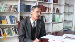 А. Зулфониён: Дар пасвандҳои номи хонаводагӣ "пур", "духт", "фар" илова шавад